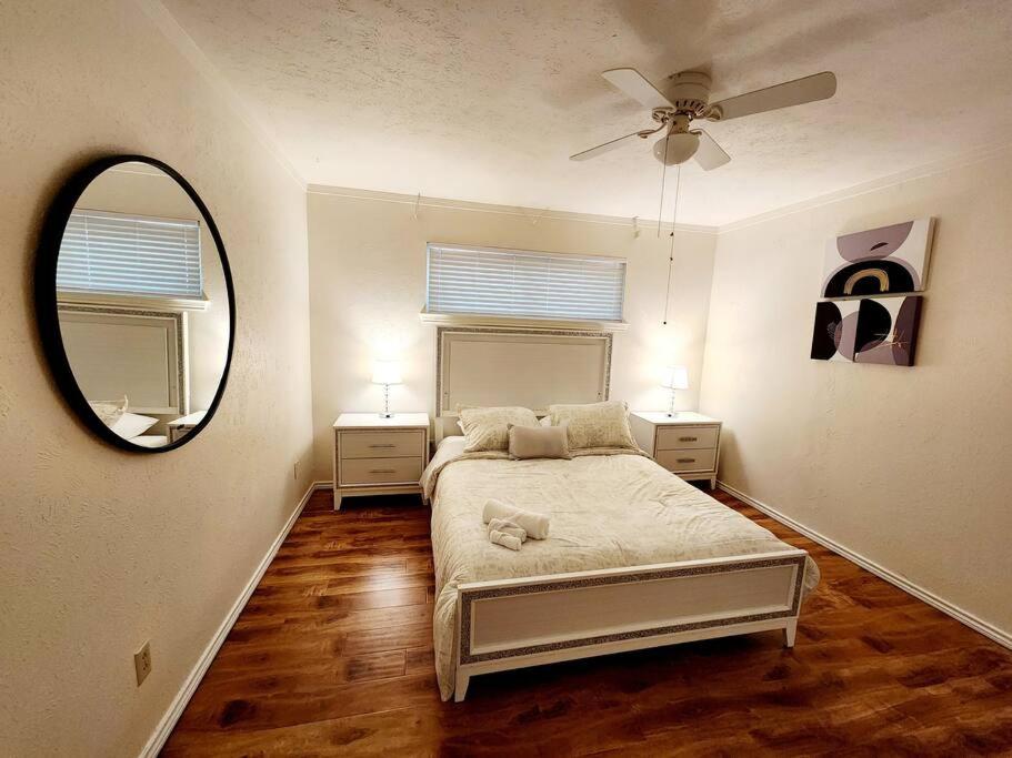 Newly remodeled 5BR 3BA w/pool 16 ppl photo 4
