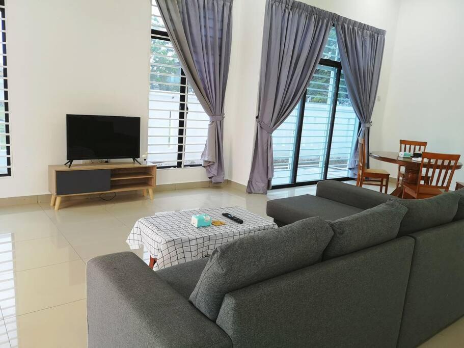 Jenjarom Ang Homestay photo 1