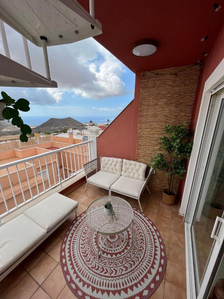 Cozy two-bedrooms apartment with big terrace and ocean view photo 3