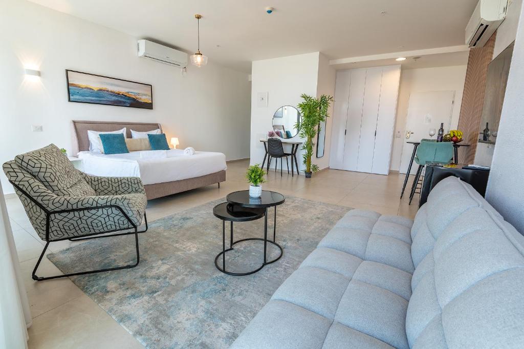 Hi-Yam SeaView Apartments & Suites - יש ממ"ד photo 3