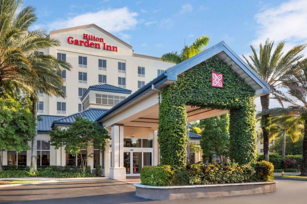Hilton Garden Inn Miami Airport West image