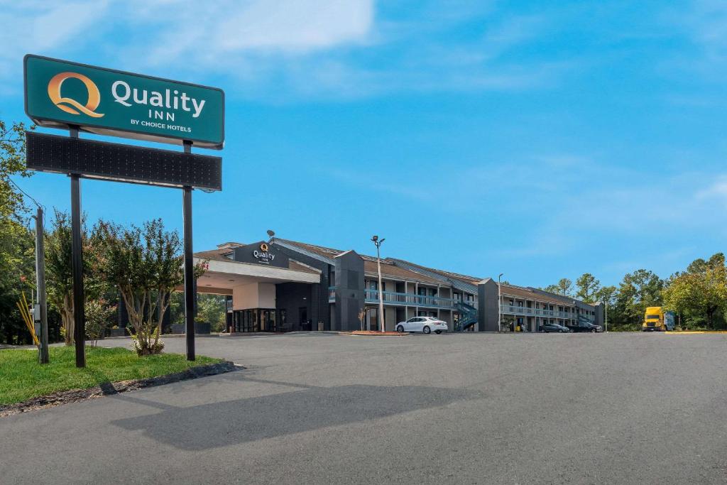 Quality Inn Fort Jackson image