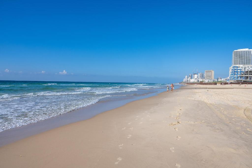 Hi-Yam SeaView Apartments & Suites - יש ממ"ד photo 4