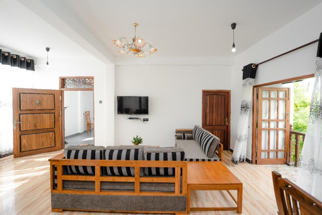 Sanju Apartments photo 2