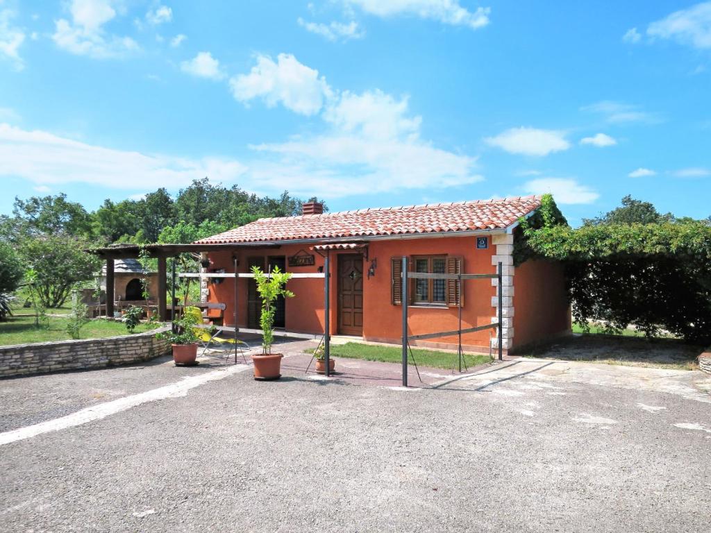 Holiday Home Milena - LBN354 by Interhome