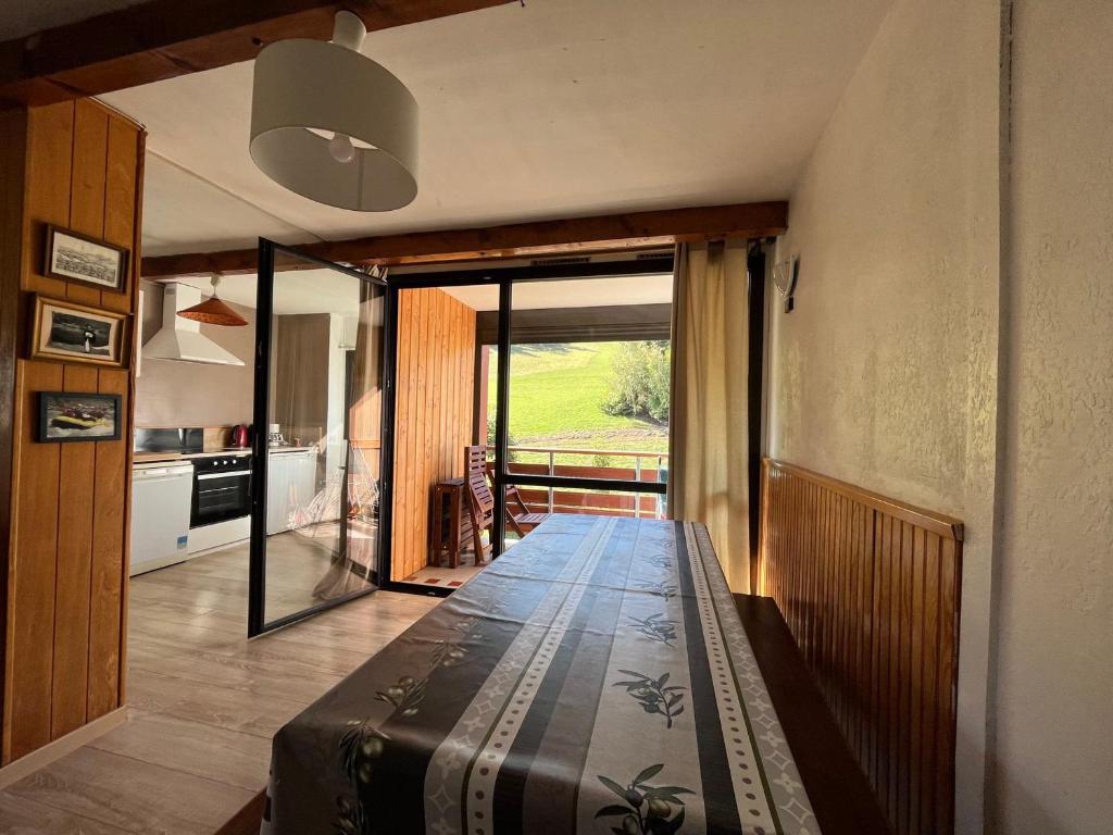 Appartement Enchastrayes, 2 pièces, 9 personnes - FR-1-165A-103 photo 3