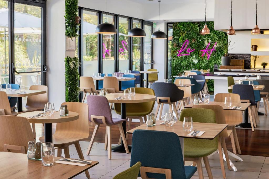 Holiday Inn - Marseille Airport, an IHG Hotel photo 2