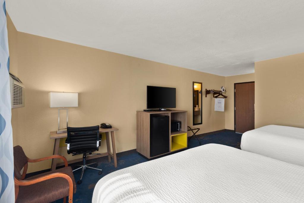 Days Inn by Wyndham Newton photo 2