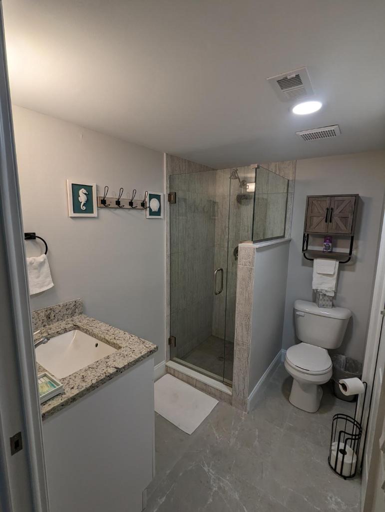 NEW condo! Just 15 min to Ft Myers and Sanibel beach! Great Location!! photo 3