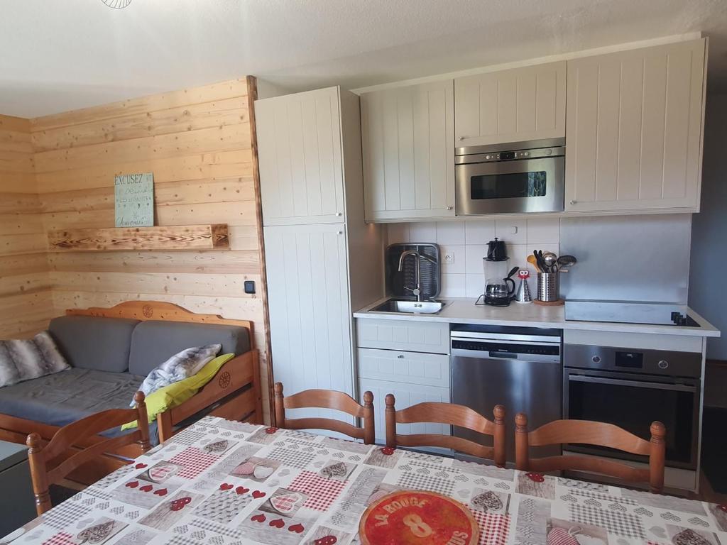 Appartement Valfréjus, 4 pièces, 8 personnes - FR-1-265-170 photo 2