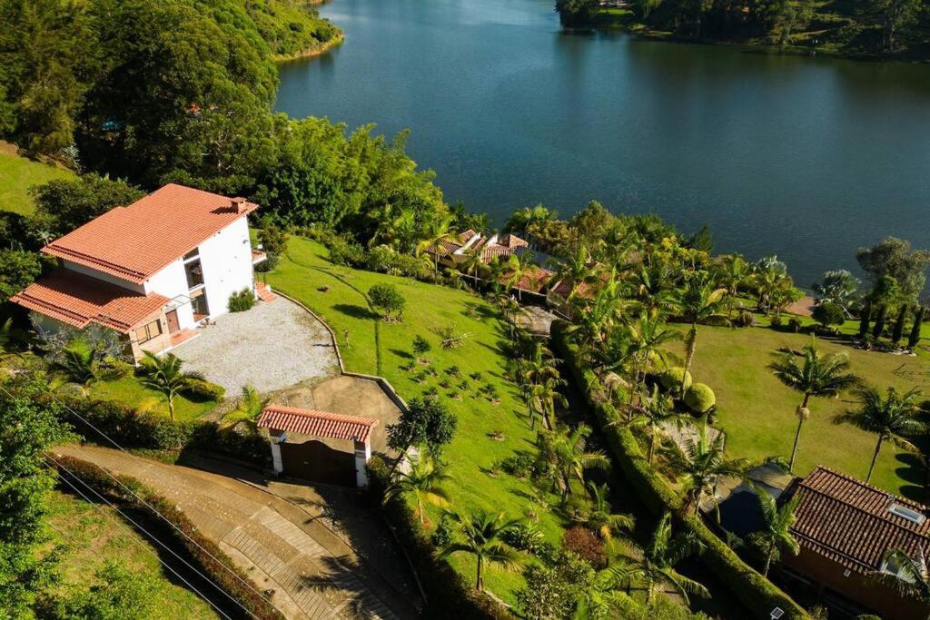 La Villa, Espectaculares vistas al lago Peñol-Guatape photo 1