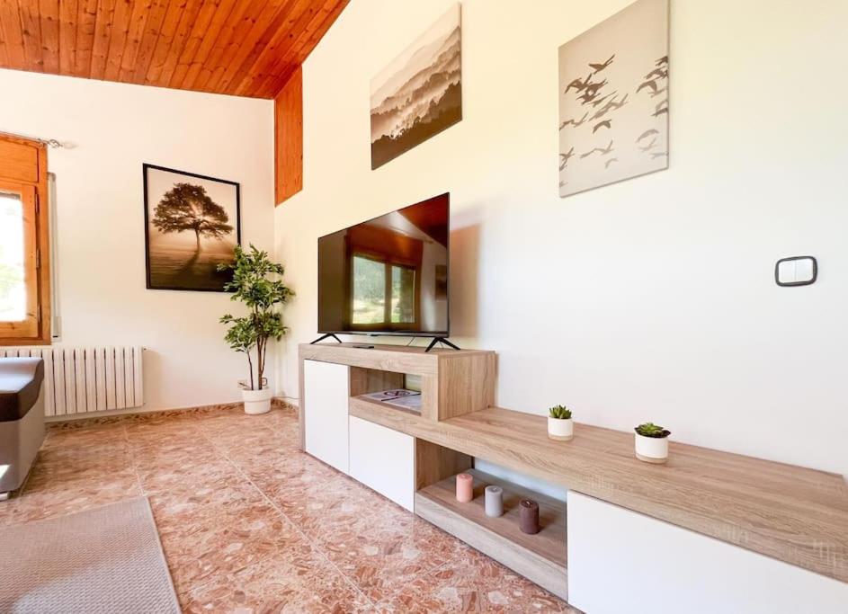 {
  "en-gb": "Barthe Holidays I Gran apartamento en el pueblo de Pal 8PAX I Terraza, Vistas al valle, Ideal para familias o grupo, Pet friendly I Rider"
} photo 3