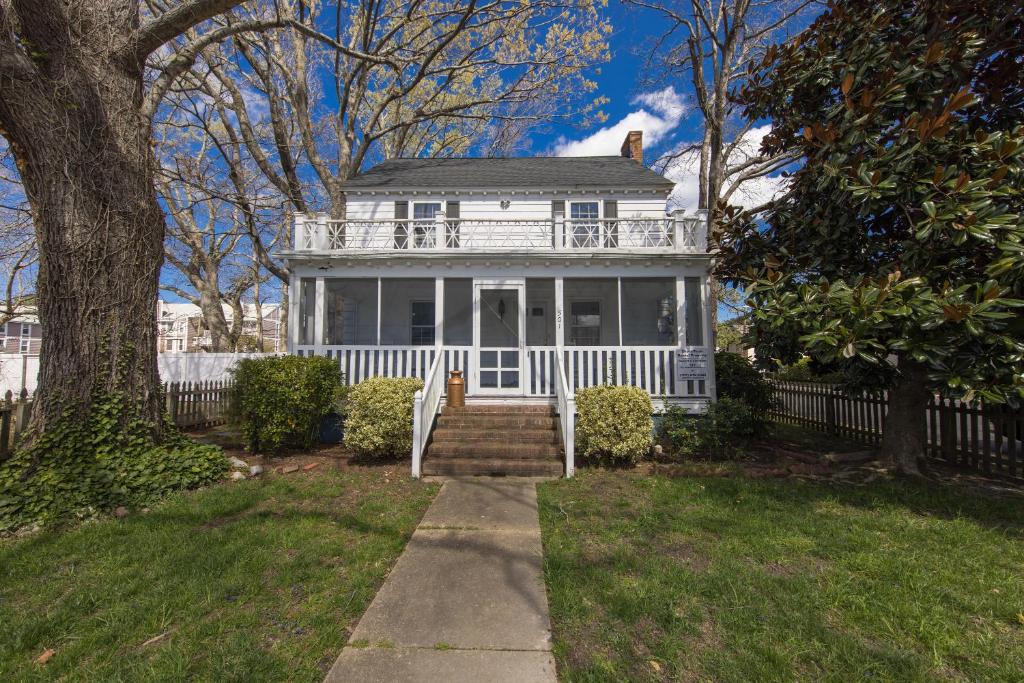 23rd Street White House image