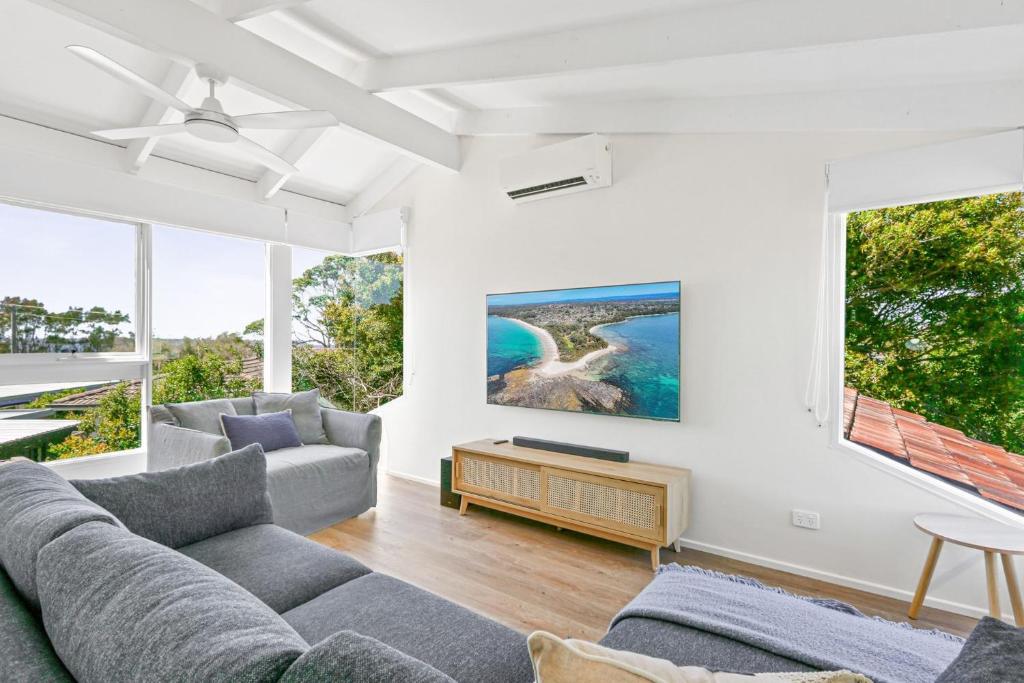 Sunrise Point Beach House by Experience Jervis Bay photo 3