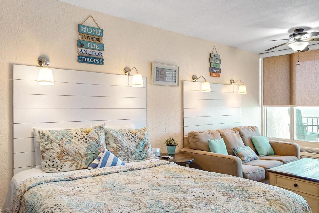 Sunshine & Oceanfront Serenity photo 4