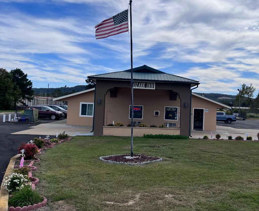 Ozark Inn image