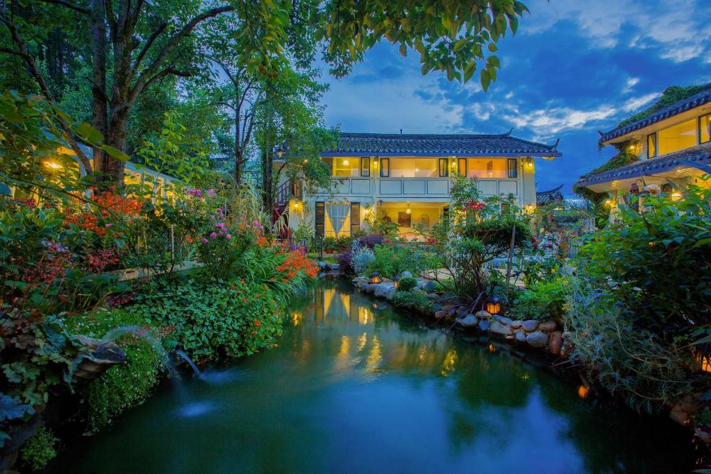Rose Garden Lijiang