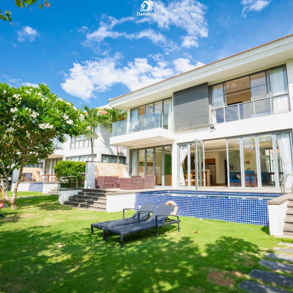 Memories Holiday beach villa Da Nang