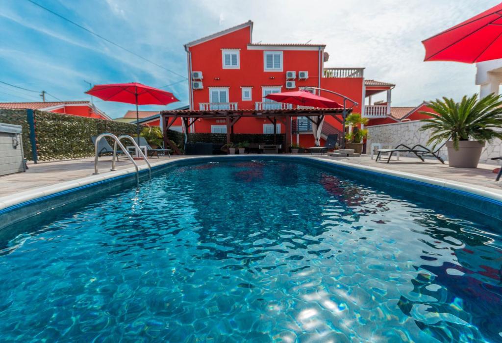 XXXL Villa Ancora with heated pool photo 4