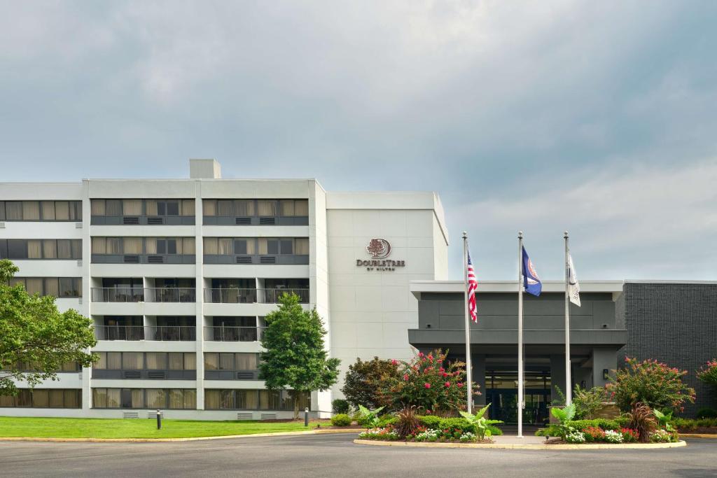 Doubletree by Hilton Hotel Williamsburg photo 1