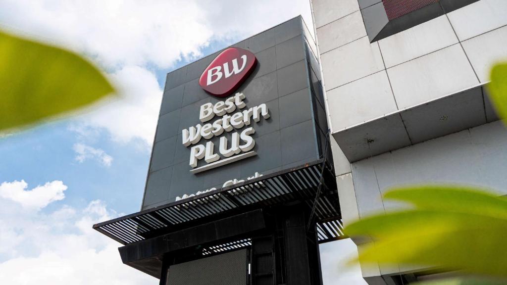 Best Western Plus Metro Clark photo 4