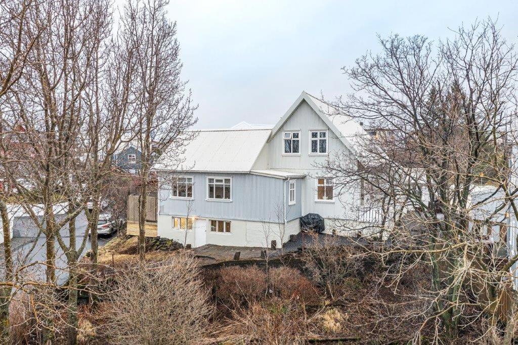 Cozy Central Hafnarfjörður - Reykjavík zone photo 2