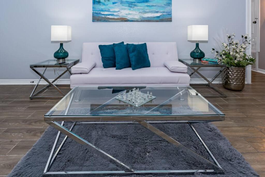 Chic Retreat,TSU,UH, MedCtr,NRG,Dwtn, MTR,Rodeo image