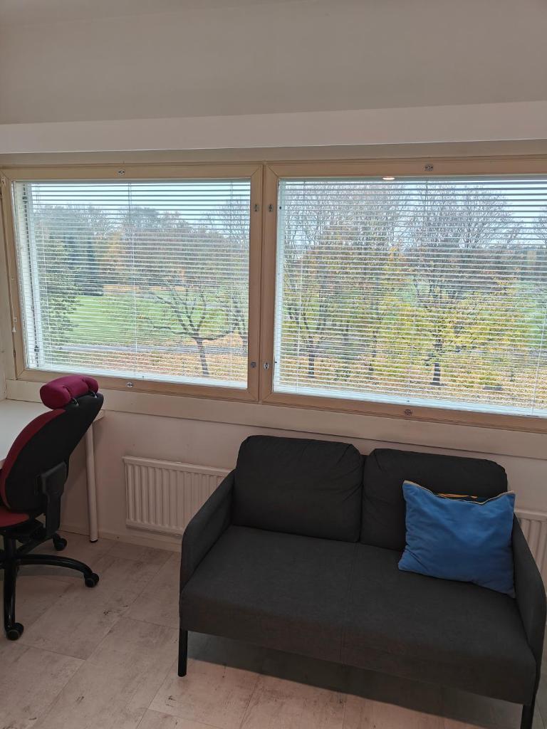Pet-friendly 4 Bed Apt in Turku with Park views photo 4