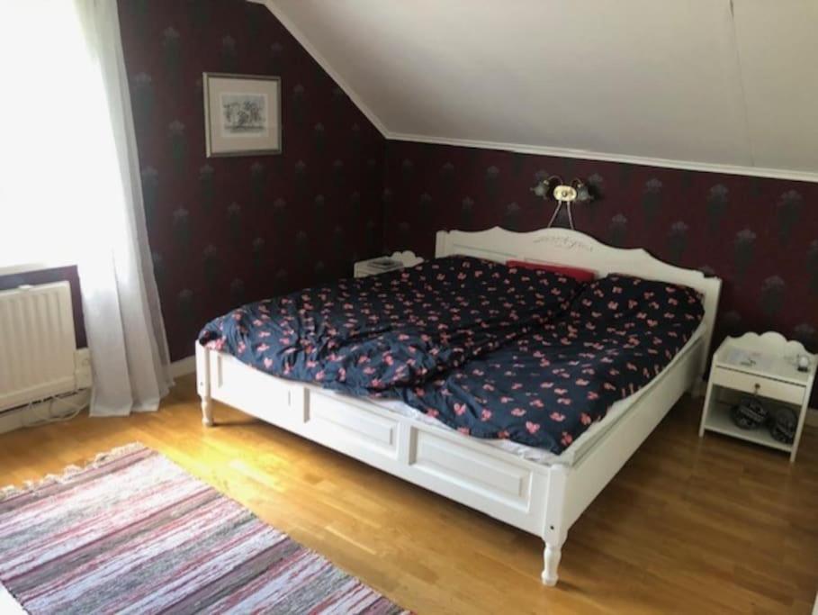 Huset i skogen med utsikten photo 2