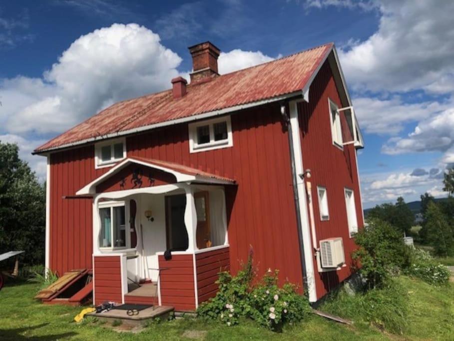 Huset i skogen med utsikten photo 4