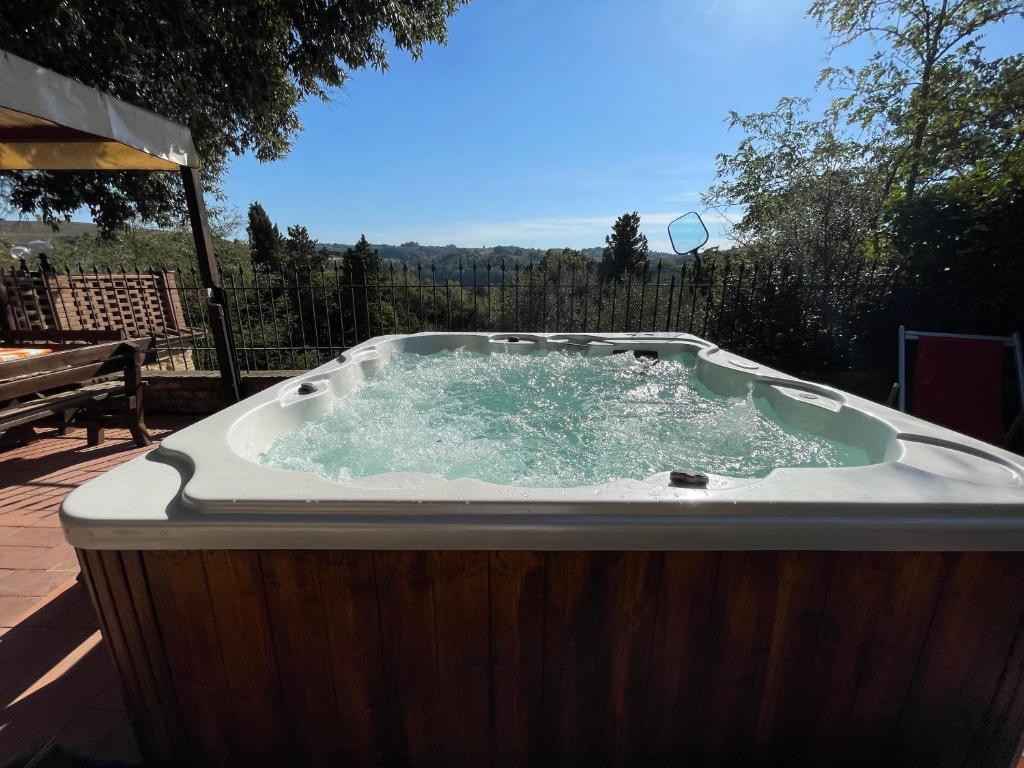 Intero Appartamento con Private Pool e Jacuzzi Podere Settefrati