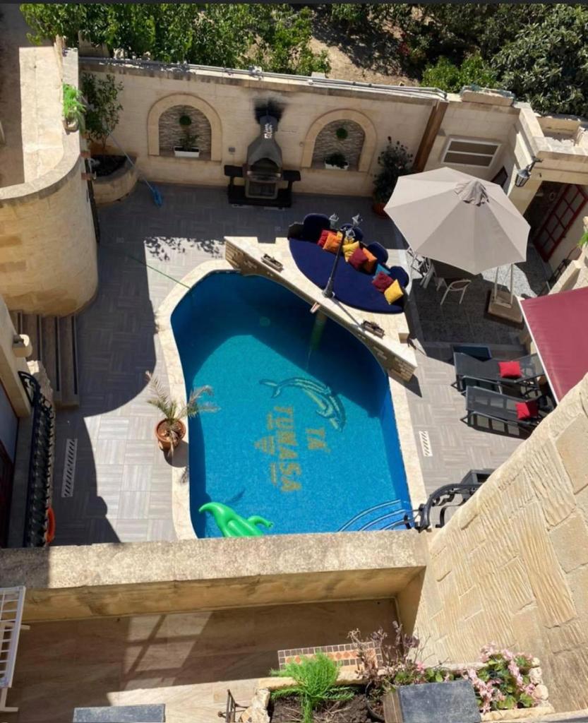Renovated Farmhouse with Pool, Jacuzzi, Gym in the Village Centre photo 2