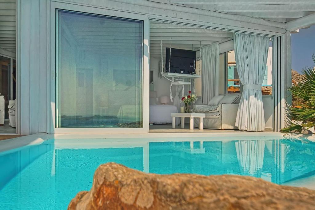 Exquisite Mykonos Villa - Villa Cielo - 2 Bedroom - Private Pool And Outdoor Jacuzzi | Panoramic Sea And Sunset View - Gym - Helipad - Tennis Court - Kastro photo 2