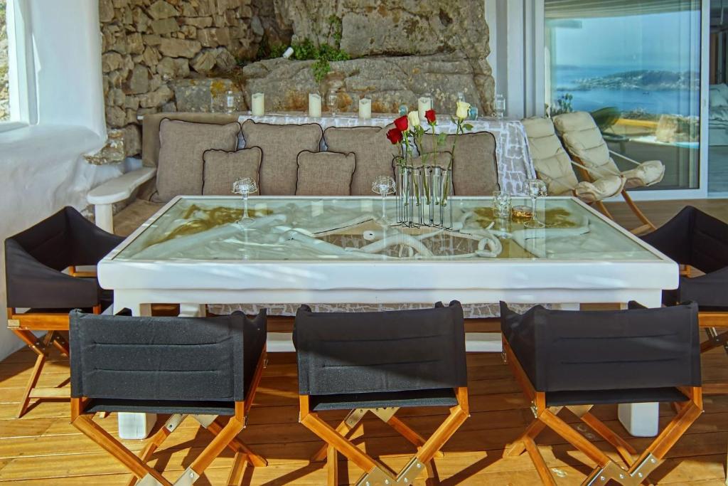 Exquisite Mykonos Villa - Villa Cielo - 2 Bedroom - Private Pool And Outdoor Jacuzzi | Panoramic Sea And Sunset View - Gym - Helipad - Tennis Court - Kastro photo 4