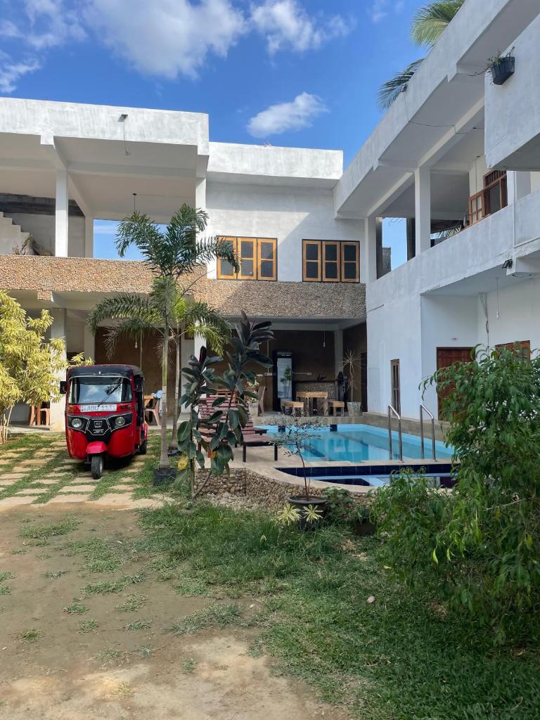 White House Udawalawe