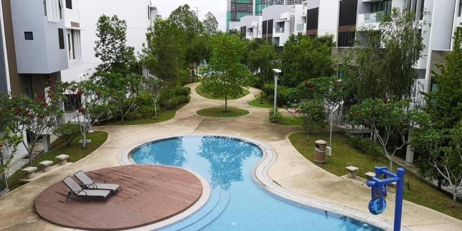 Lux 5BR max 30pax near legoland,Eco botani,Sunway Big Box photo 1