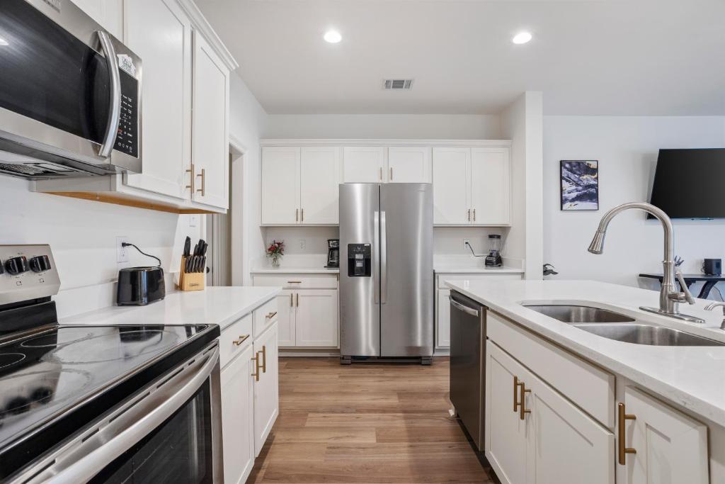 Luxury Townhome by LSU campus photo 4