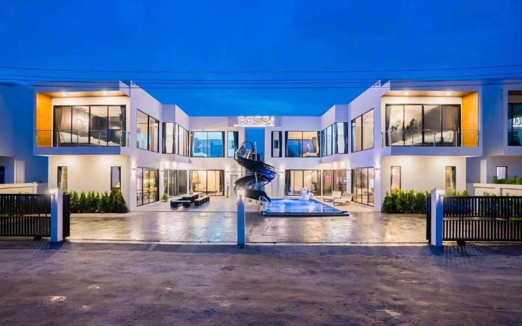 Boss Pool villa Pattaya photo 1