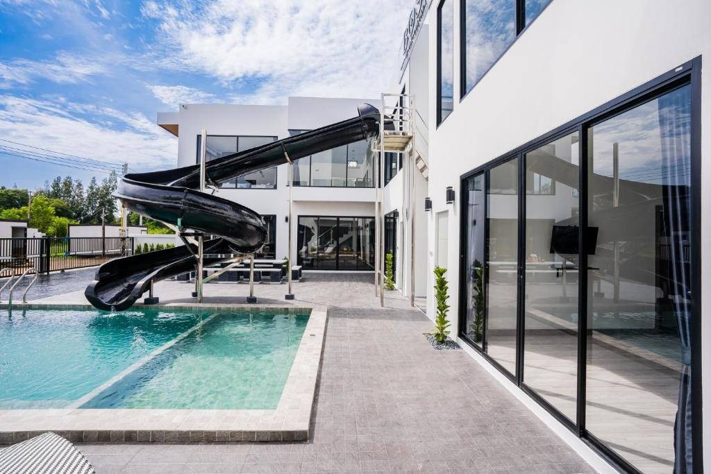 Boss Pool villa Pattaya photo 3