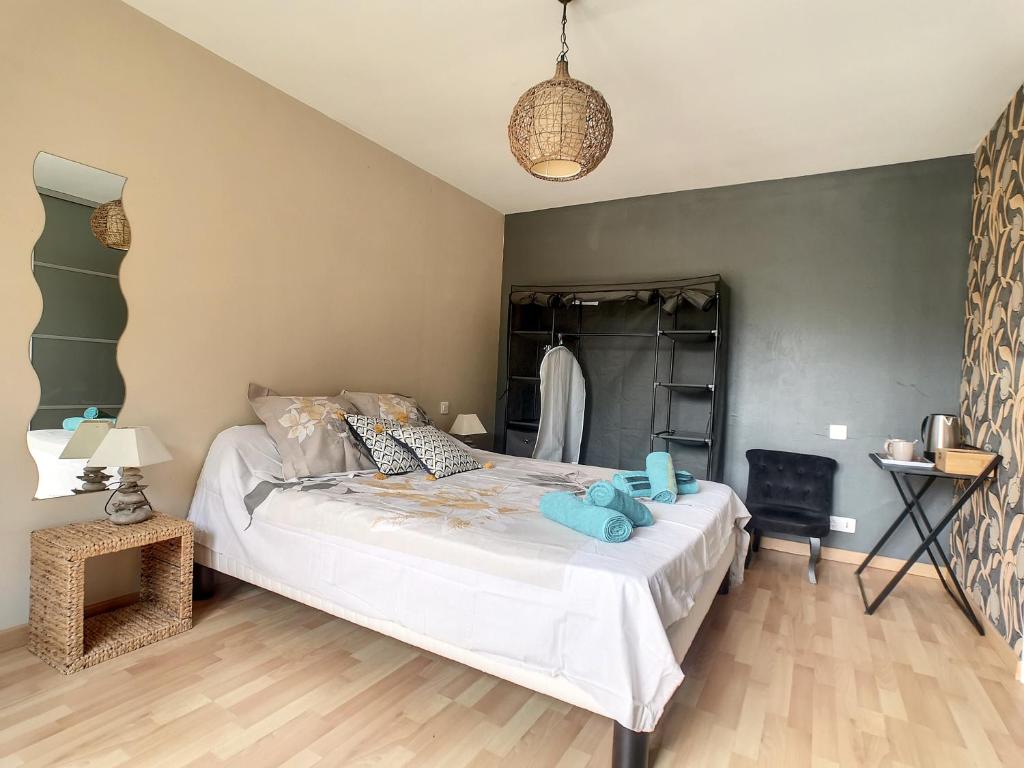 Les goujatoux-chambre Brantome photo 1