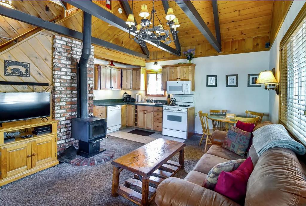 Secluded Big Bear Cabin with Private Hot Tub and Deck photo 4