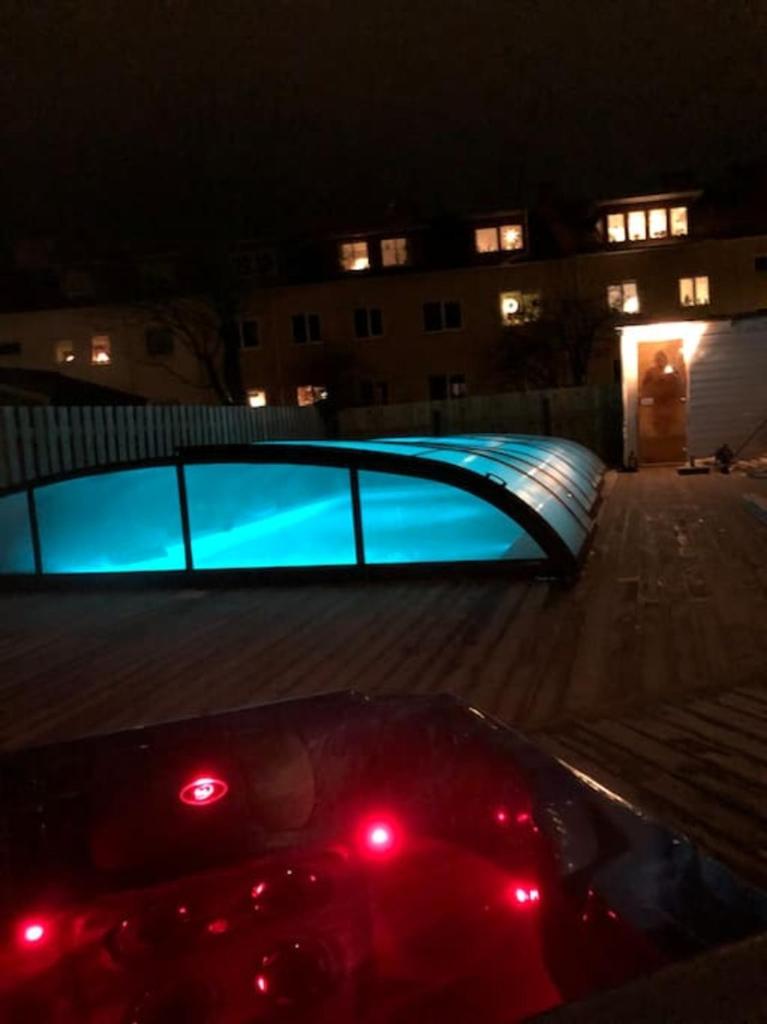 Central villa med extra allt. Pool, Bastu, Utekök photo 3