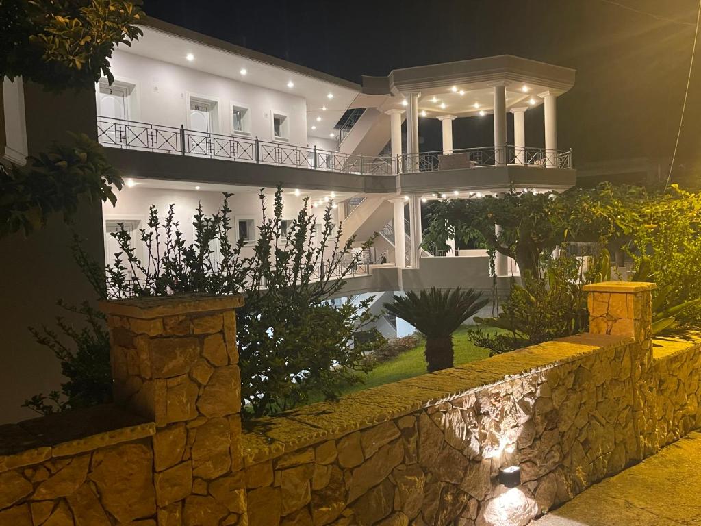 Staikos photo 1
