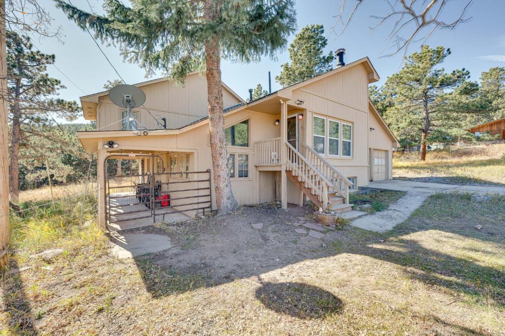Peaceful Pet-Friendly Cabin 17 Mi to Golden! photo 1
