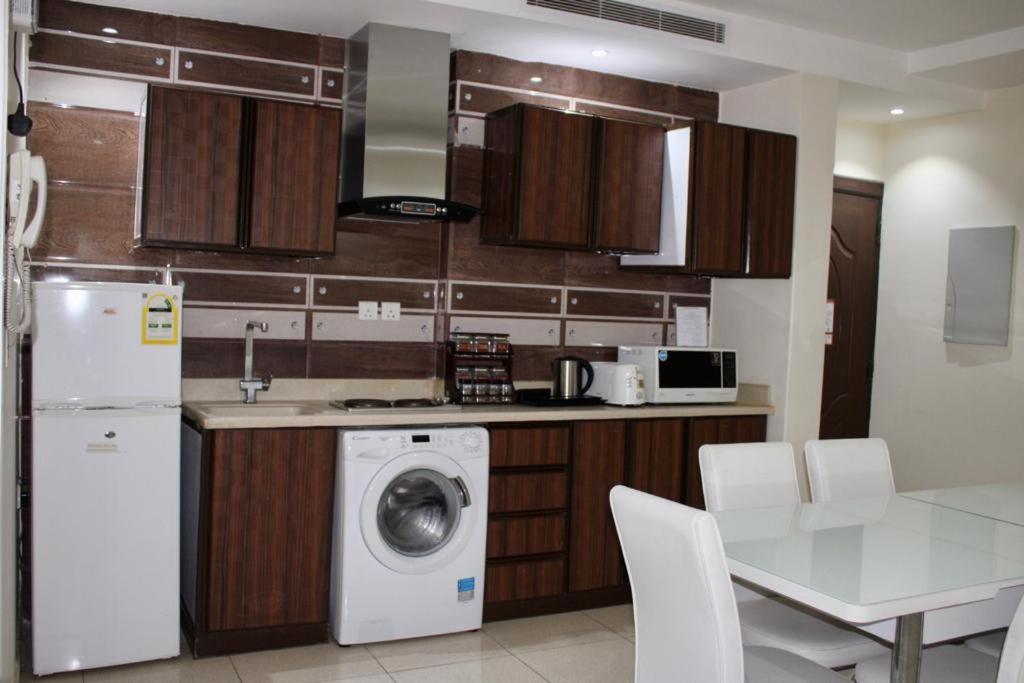Shouel Inn Furnished Apartments photo 4