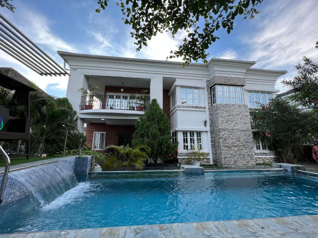 SPACIOUS AND LUXURY 4BEDROOM Duplex
