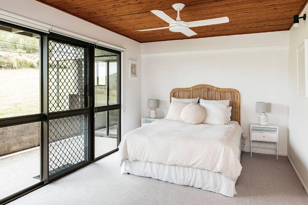 Cape Breeze - 5 BR home with headland views - Tap to explore photos