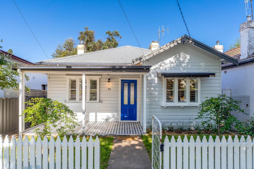 Johnno's Cottage - Prime Location - Sleeps 4