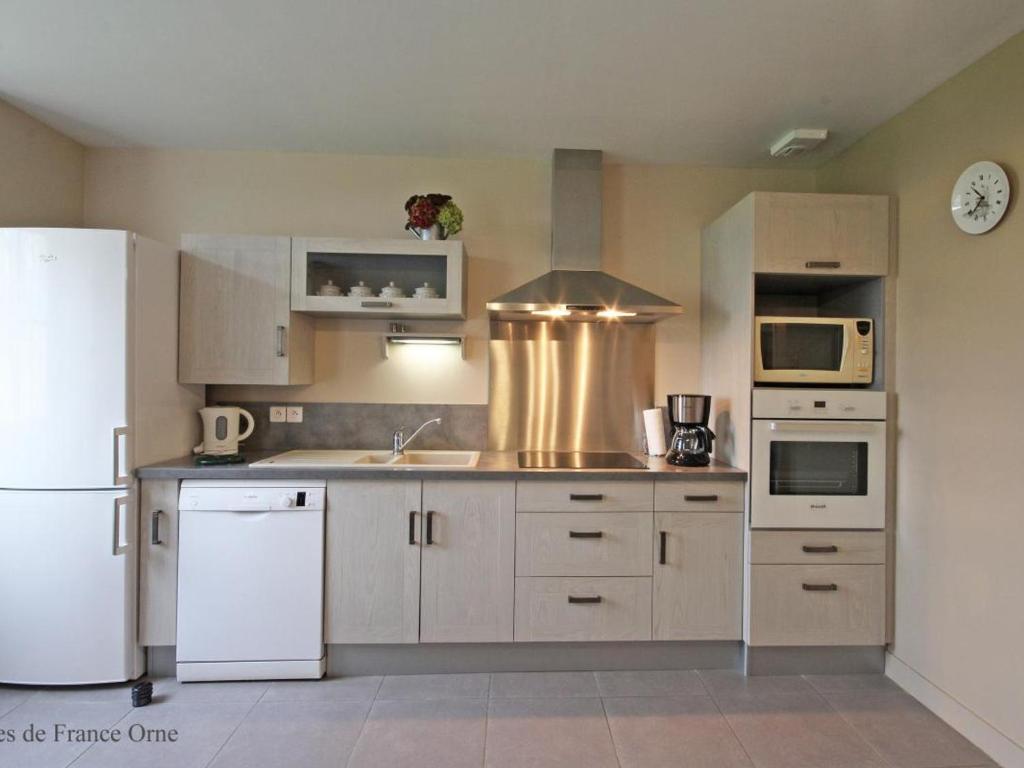 Gîte Le Pin-la-Garenne, 3 pièces, 4 personnes - FR-1-497-169 photo 3