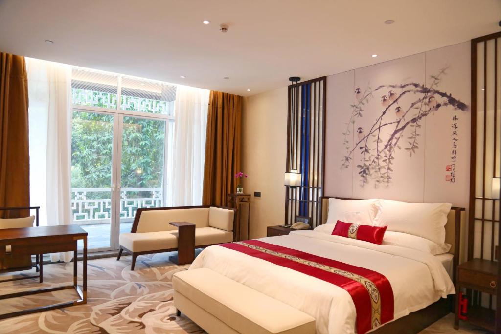 Guangdong Yingbin Hotel-Free Canton Fair Shuttle Bus